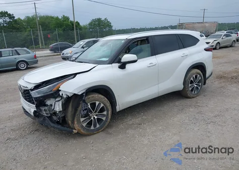 2024 Toyota Highlander Xle z USA, uszkodzony, nr VIN 5TDKDRBH1RS551813